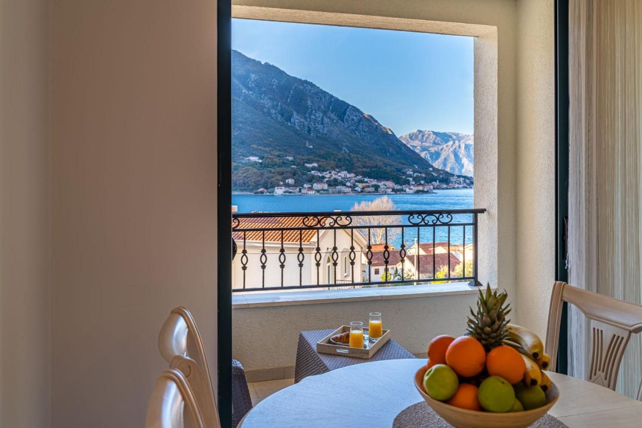 Boka View Luxury Suite - With Free Garage Parking Kotor Buitenkant foto