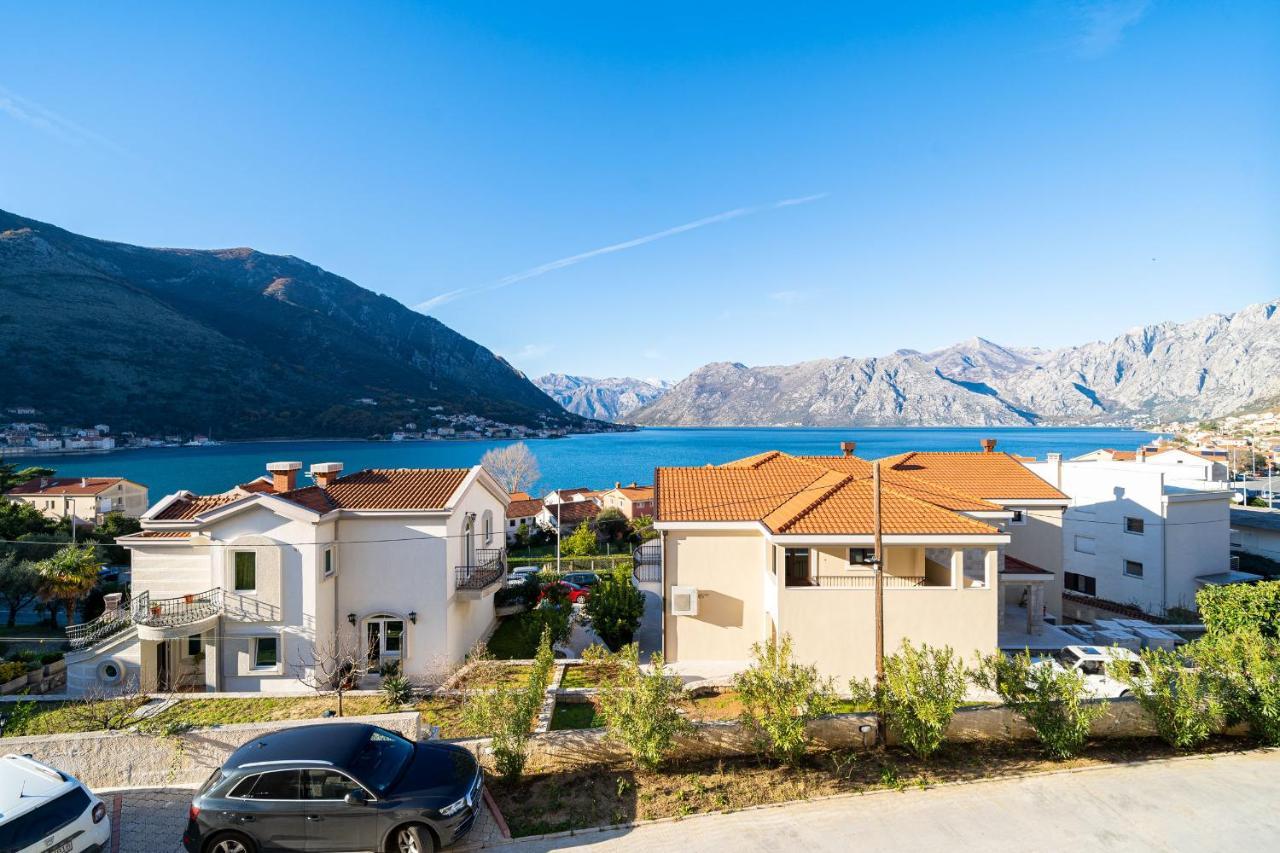 Boka View Luxury Suite - With Free Garage Parking Kotor Buitenkant foto