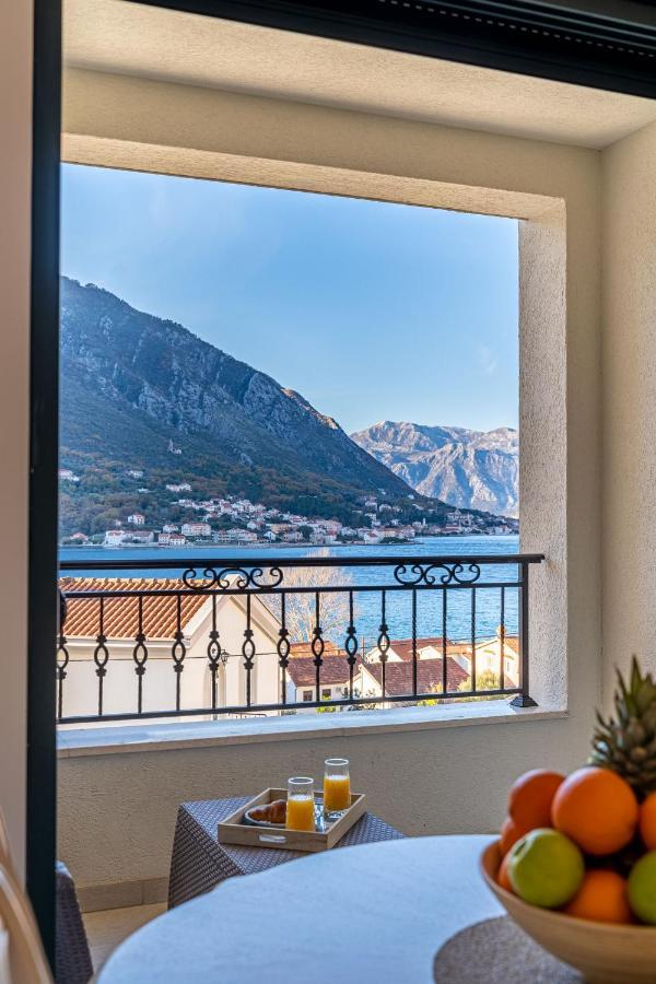 Boka View Luxury Suite - With Free Garage Parking Kotor Buitenkant foto