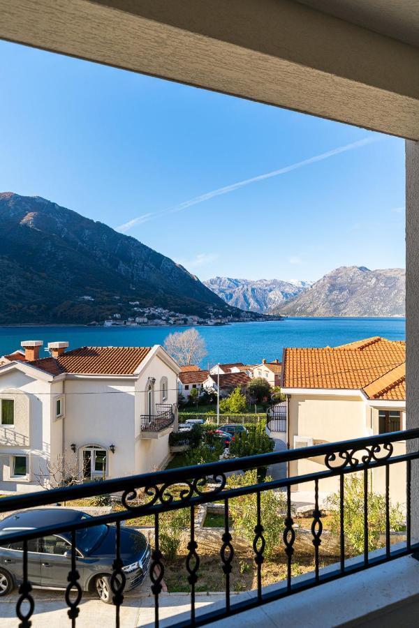 Boka View Luxury Suite - With Free Garage Parking Kotor Buitenkant foto