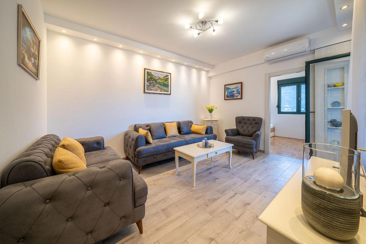 Boka View Luxury Suite - With Free Garage Parking Kotor Buitenkant foto