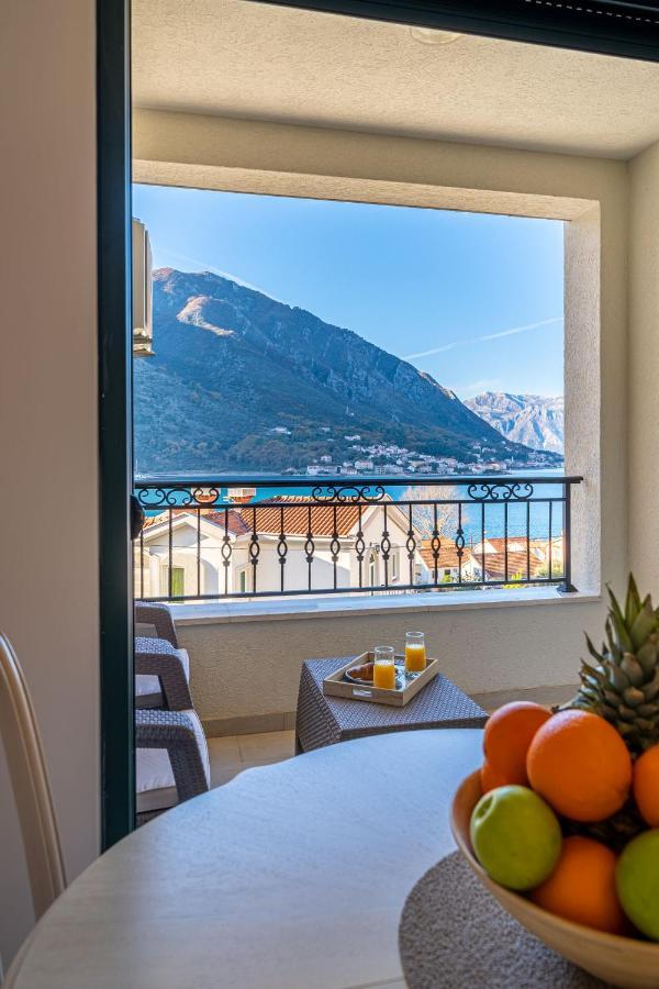 Boka View Luxury Suite - With Free Garage Parking Kotor Buitenkant foto