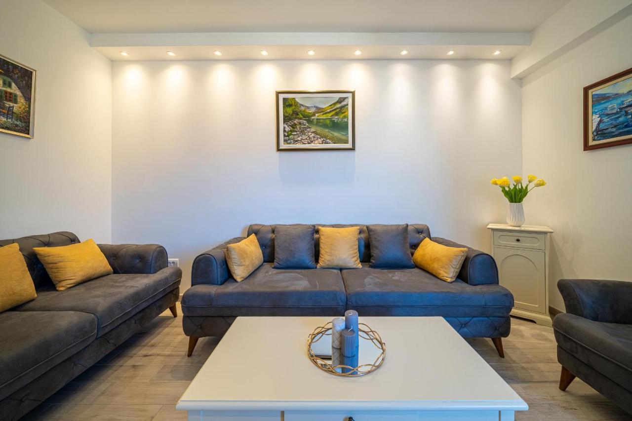 Boka View Luxury Suite - With Free Garage Parking Kotor Buitenkant foto