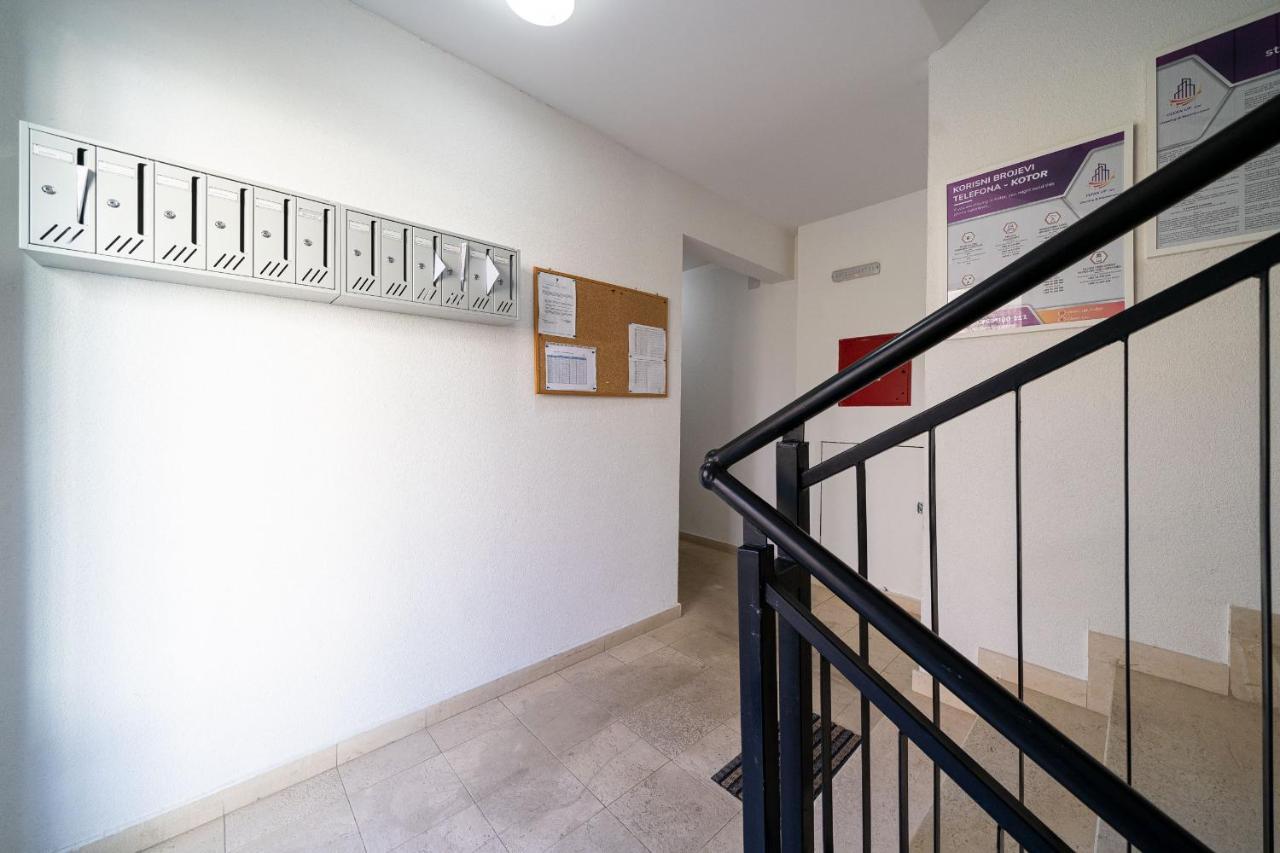 Boka View Luxury Suite - With Free Garage Parking Kotor Buitenkant foto