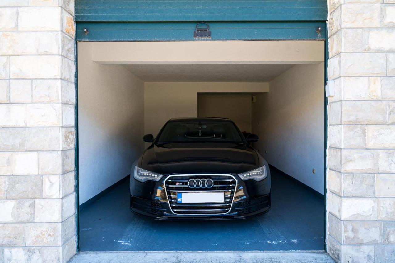 Boka View Luxury Suite - With Free Garage Parking Kotor Buitenkant foto