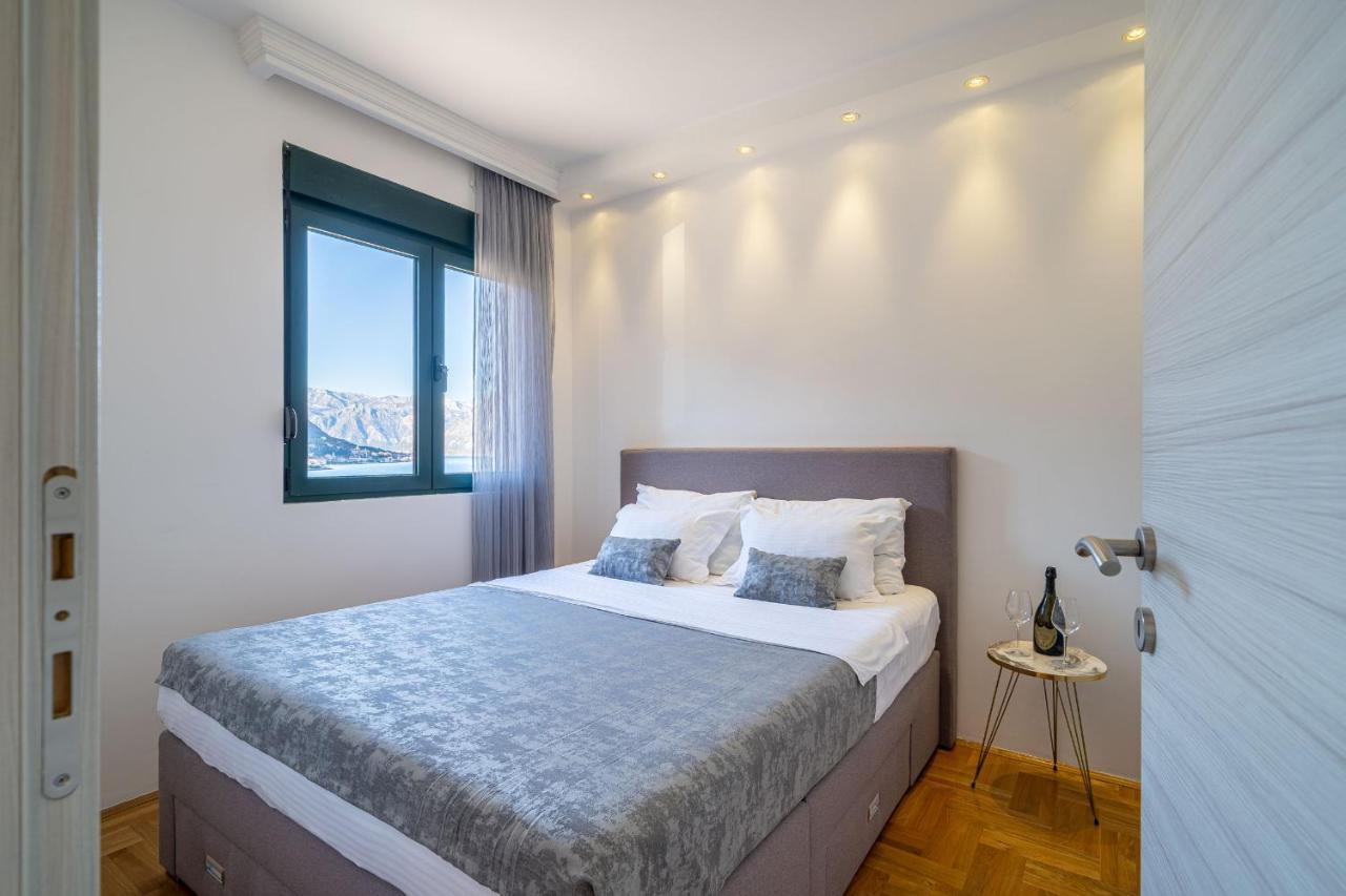 Boka View Luxury Suite - With Free Garage Parking Kotor Buitenkant foto
