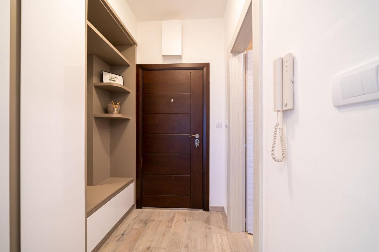 Boka View Luxury Suite - With Free Garage Parking Kotor Buitenkant foto
