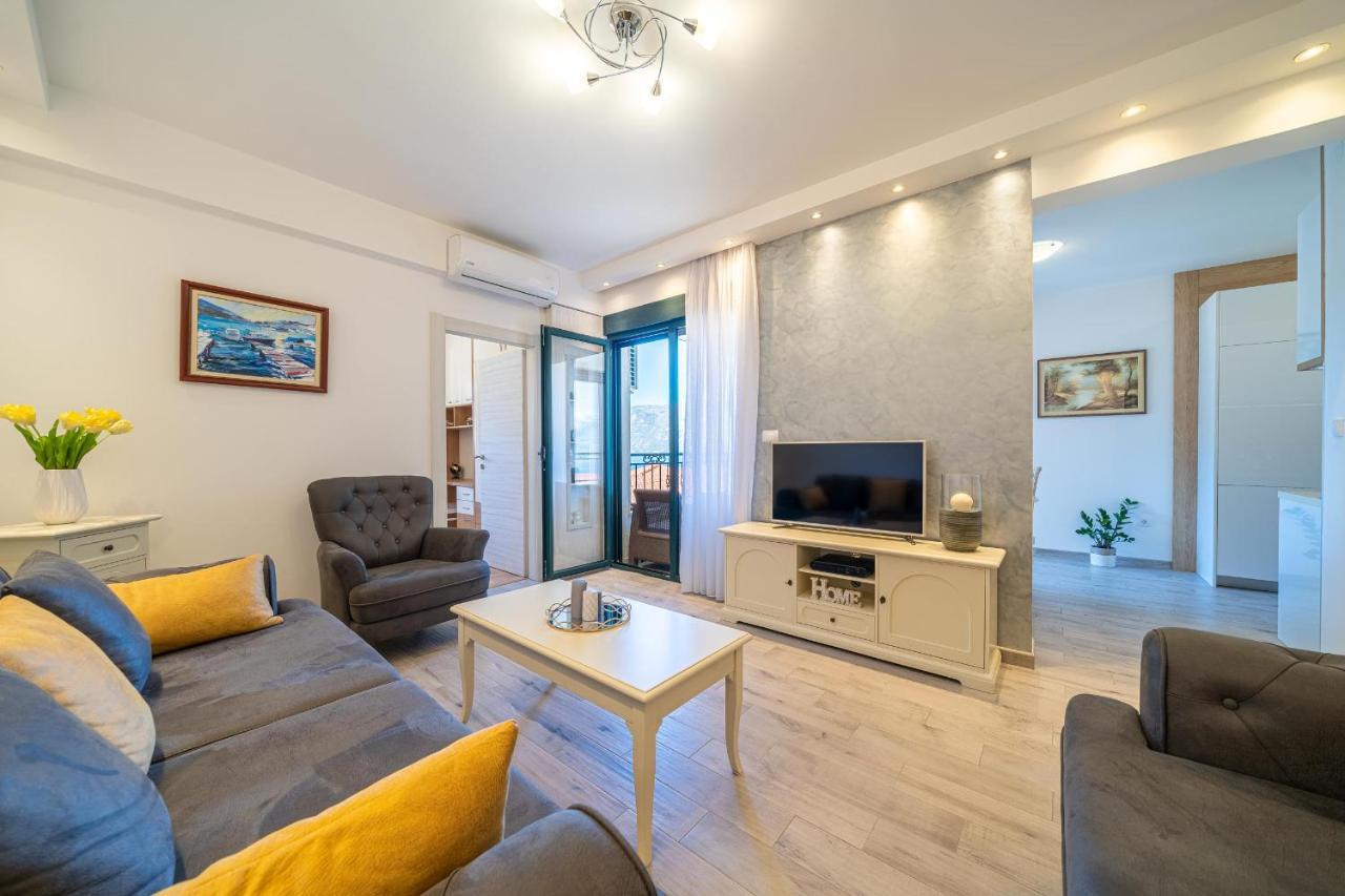 Boka View Luxury Suite - With Free Garage Parking Kotor Buitenkant foto